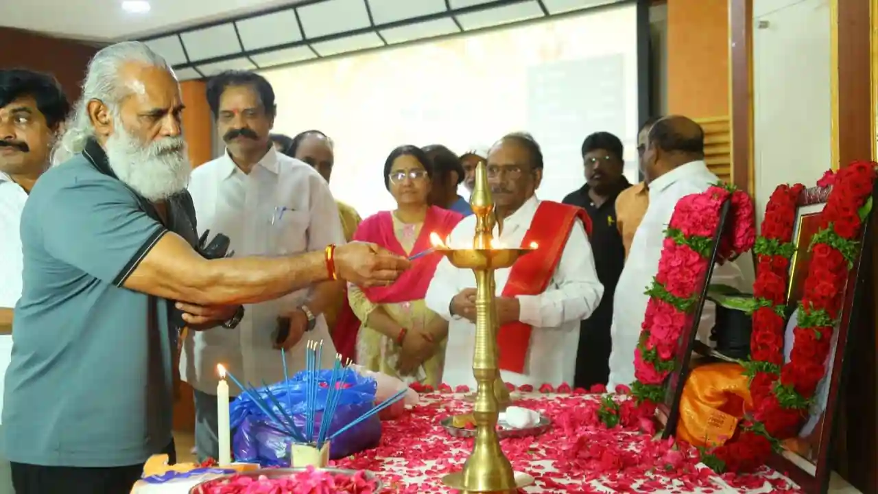 Telugu Film Chamber of Commerce, Telugu Film Producers Council and organized by film personalities to pay tribute to Akshara Yodhudu Shri Ramoji Rao